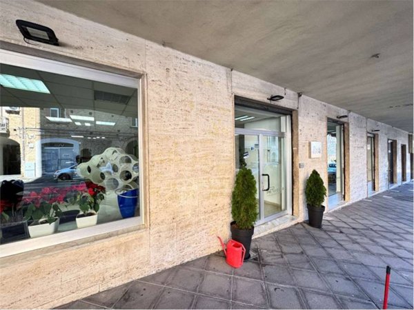 negozio in vendita a Vallo della Lucania