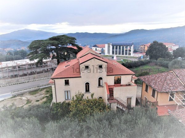 casa indipendente in vendita a Vallo della Lucania