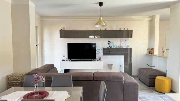 casa indipendente in vendita a Vallo della Lucania