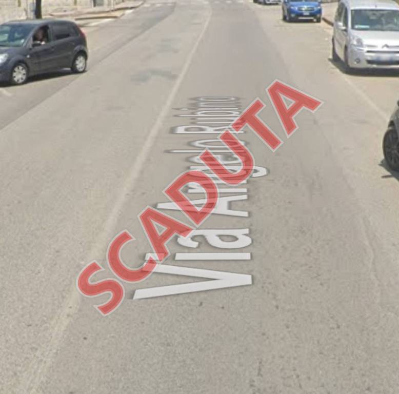 locale commerciale in vendita a Vallo della Lucania