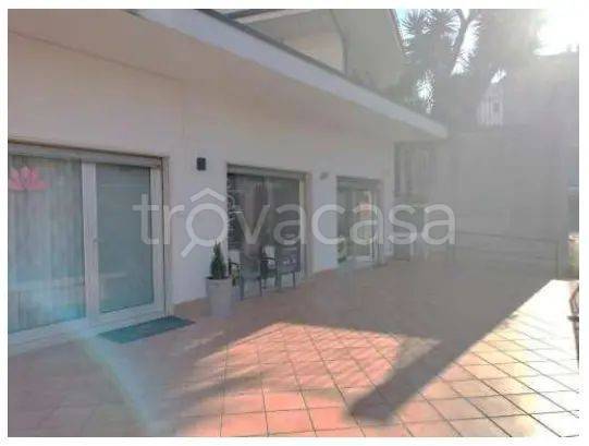 negozio in vendita a Vallo della Lucania