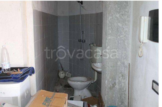 locale commerciale in vendita a Vallo della Lucania