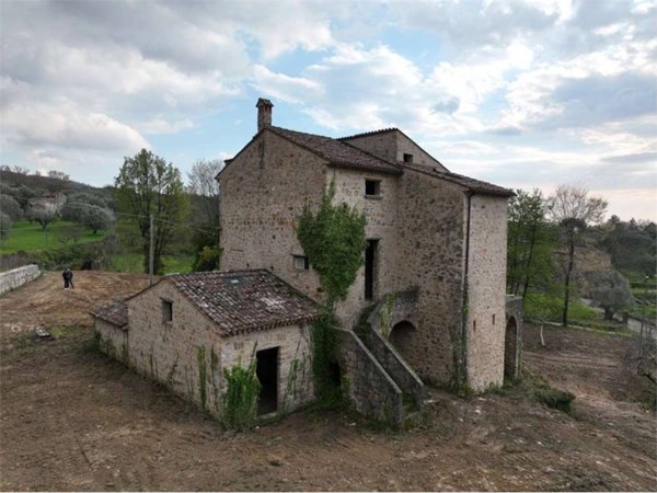 casa indipendente in vendita a Vallo della Lucania