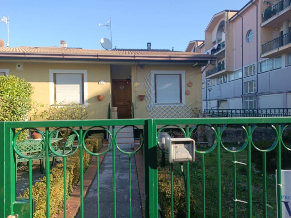 casa indipendente in vendita a Vallo della Lucania