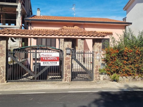 casa indipendente in vendita a Vallo della Lucania in zona Pattano
