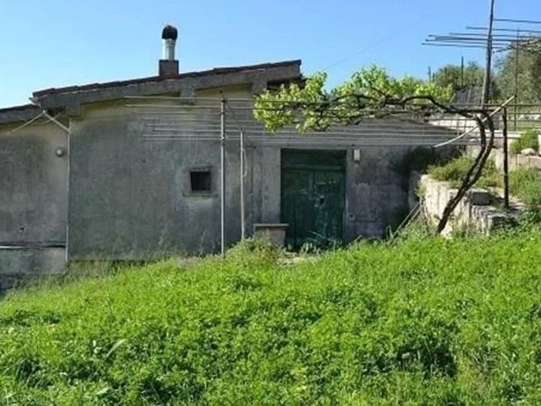 casa indipendente in vendita a Valva