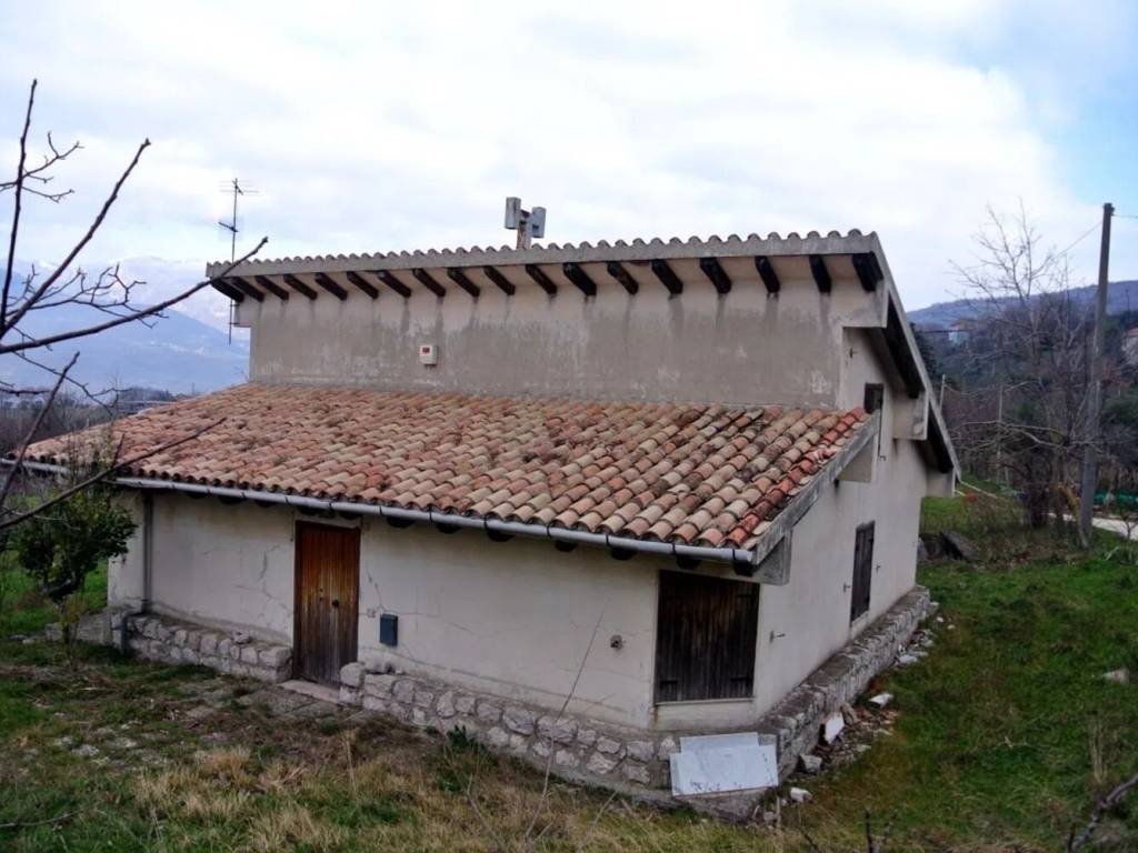 casa indipendente in vendita a Valva