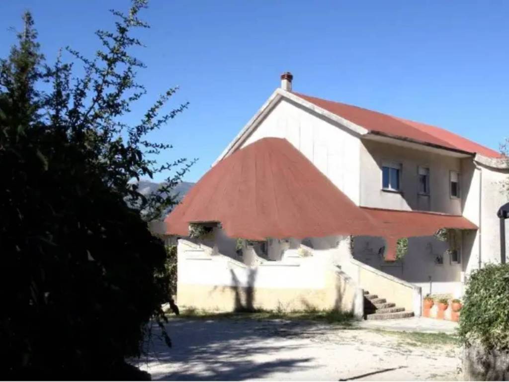 casa indipendente in vendita a Valva