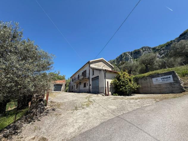 casa indipendente in vendita a Valva