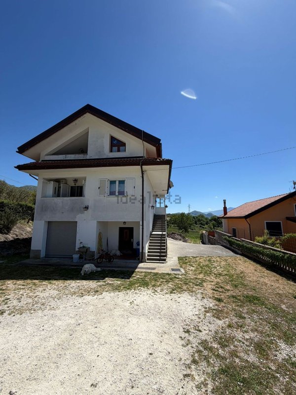 casa indipendente in vendita a Valva