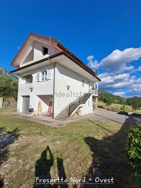 casa indipendente in vendita a Valva