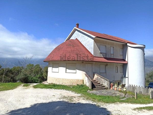 casa indipendente in vendita a Valva