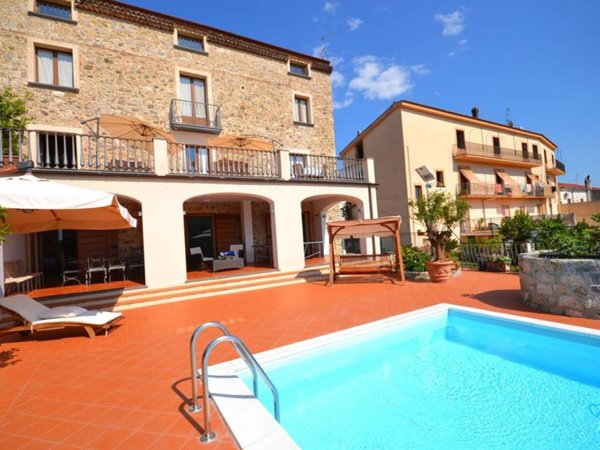 casa indipendente in vendita a Vibonati in zona Villammare