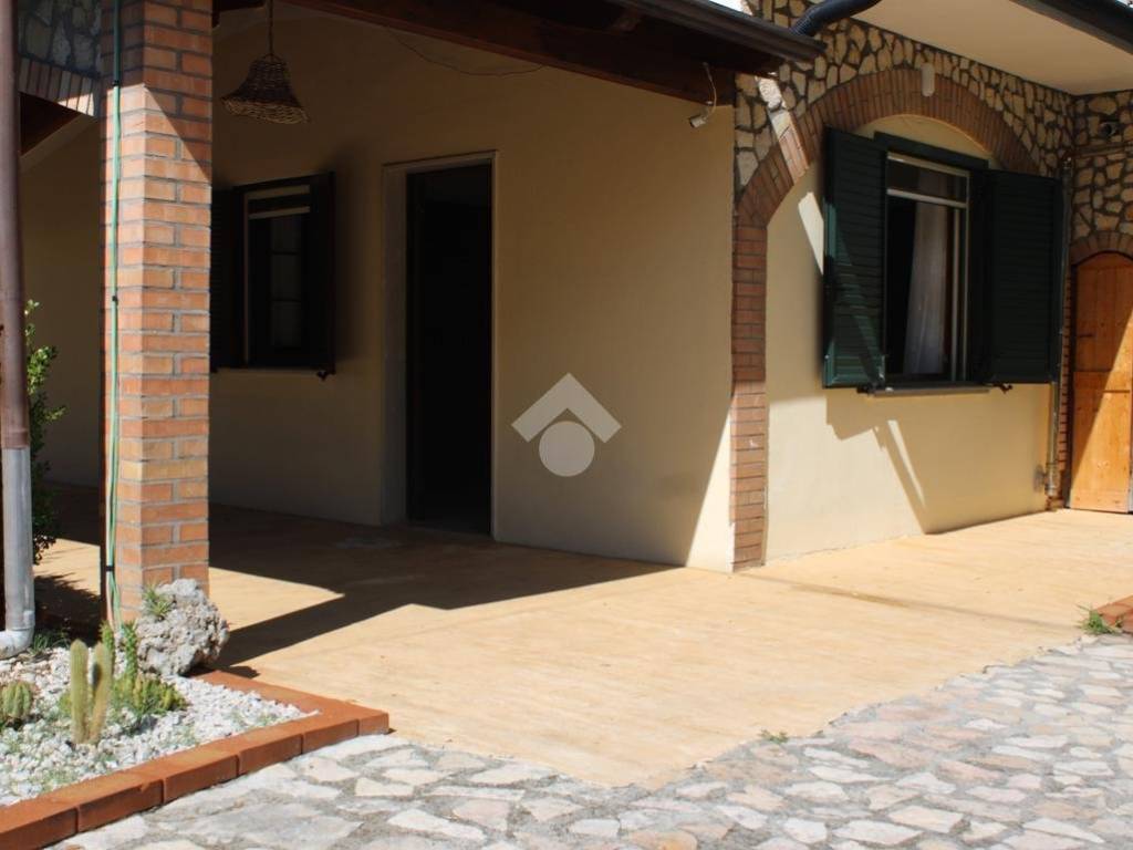 casa indipendente in vendita a Vibonati