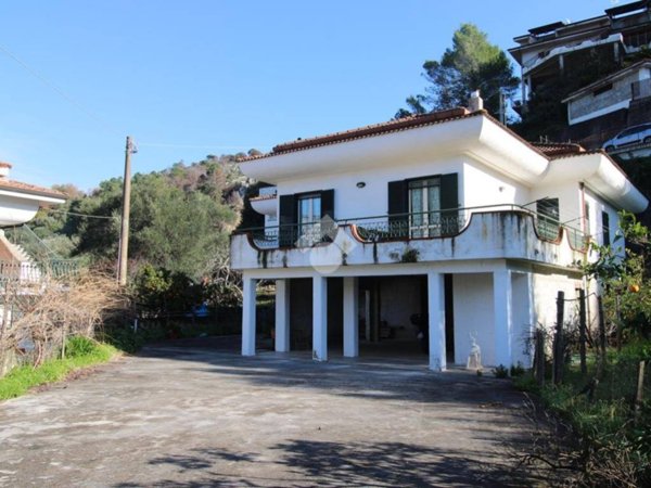 casa indipendente in vendita a Vibonati in zona Villammare