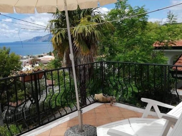 casa indipendente in vendita a Vibonati in zona Villammare