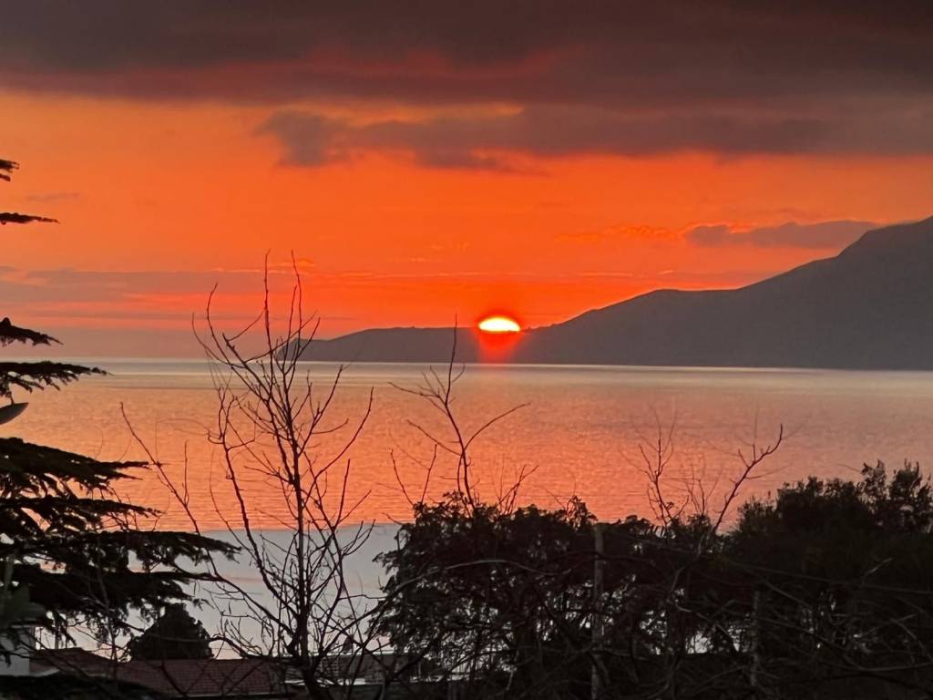 casa indipendente in vendita a Vibonati in zona Villammare