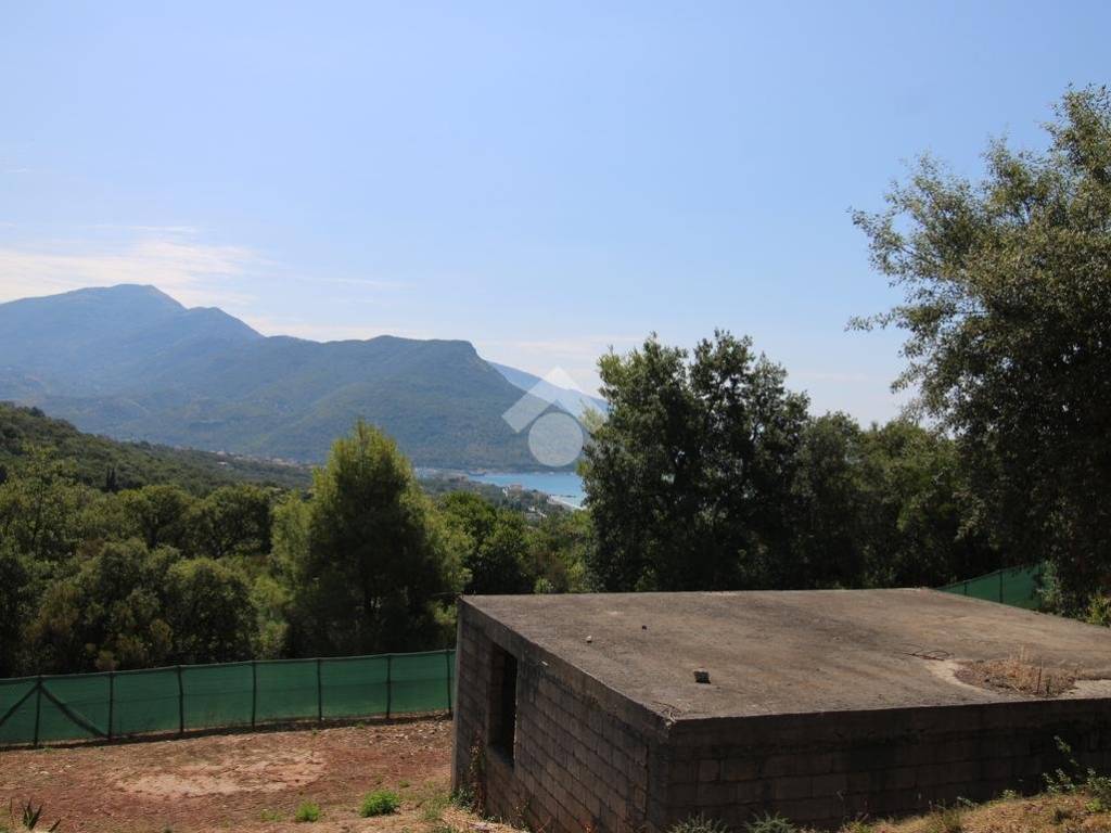 casa indipendente in vendita a Vibonati in zona Villammare