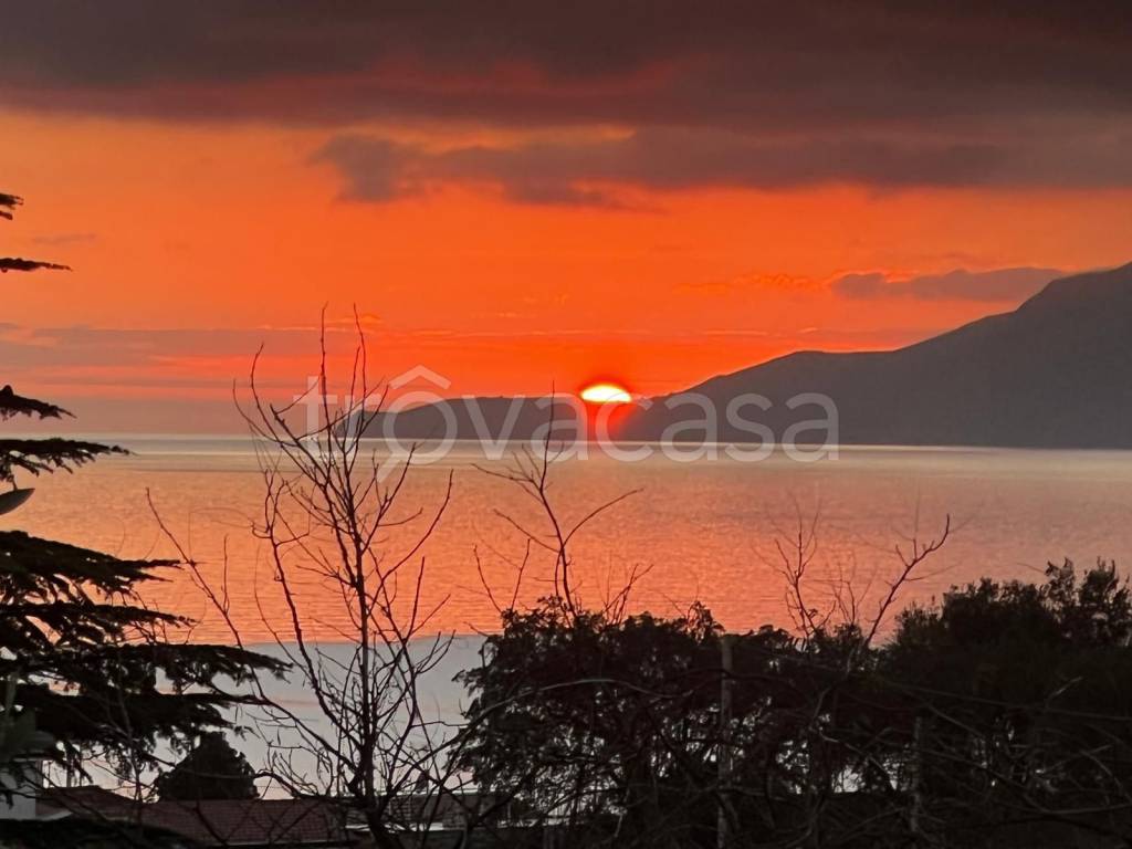 casa indipendente in vendita a Vibonati in zona Villammare