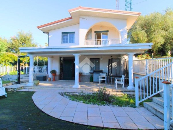 casa indipendente in vendita a Vibonati in zona Villammare