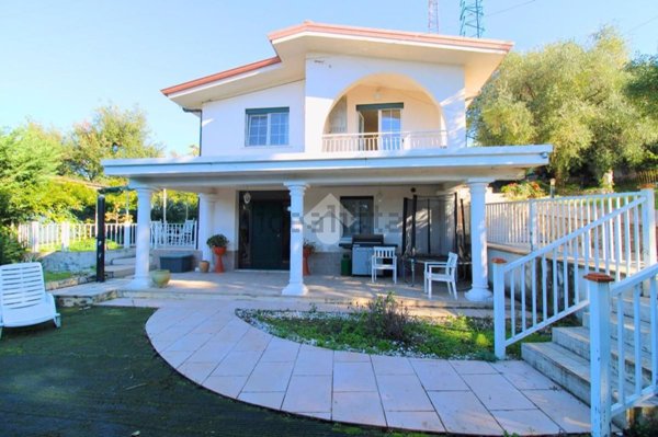 casa indipendente in vendita a Vibonati in zona Villammare