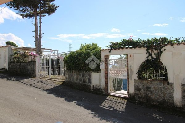 casa indipendente in vendita a Vibonati in zona Villammare