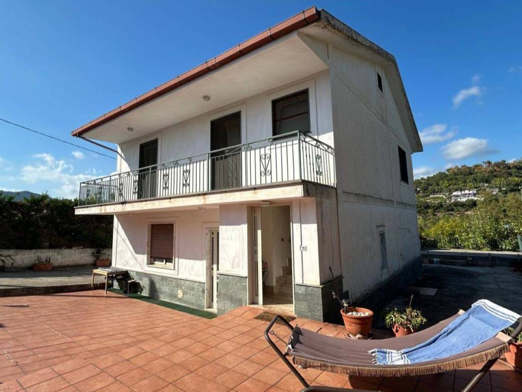casa indipendente in vendita a Vibonati