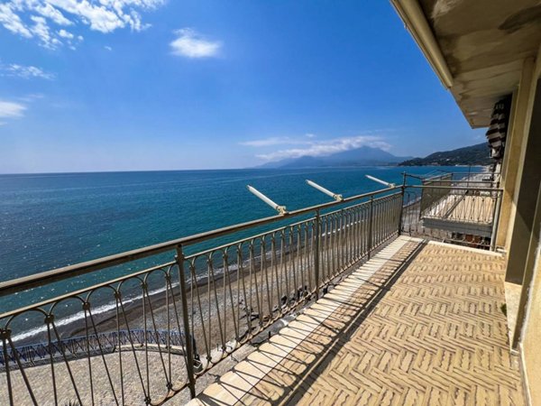 appartamento in vendita a Vibonati in zona Villammare