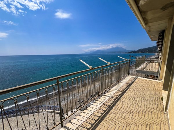 appartamento in vendita a Vibonati in zona Villammare