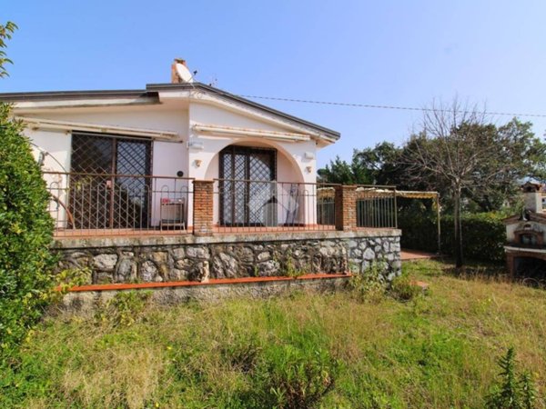 appartamento in vendita a Vibonati in zona Villammare