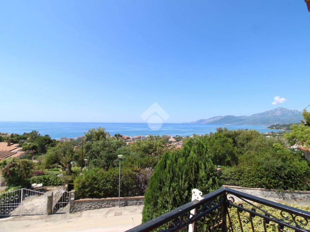 casa indipendente in vendita a Vibonati in zona Villammare