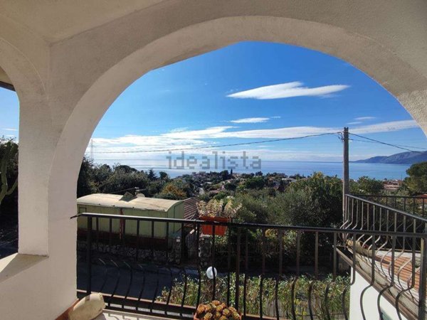 casa indipendente in vendita a Vibonati in zona Villammare