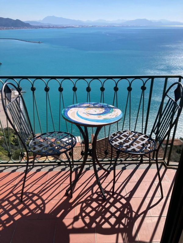 appartamento in vendita a Vietri sul Mare in zona Raito