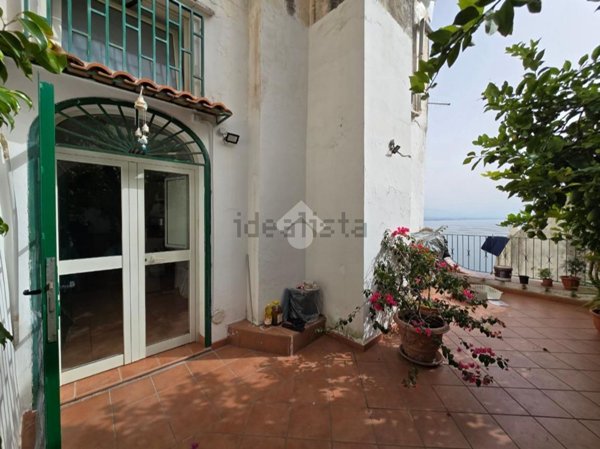 appartamento in vendita a Vietri sul Mare in zona Marina