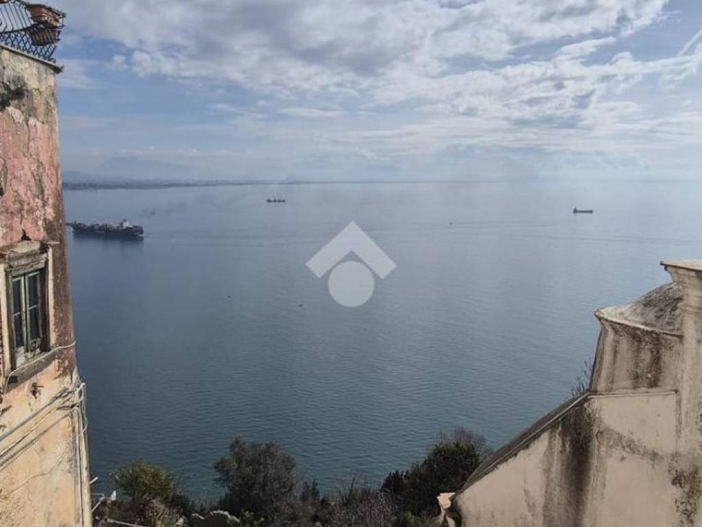 appartamento in vendita a Vietri sul Mare in zona Raito