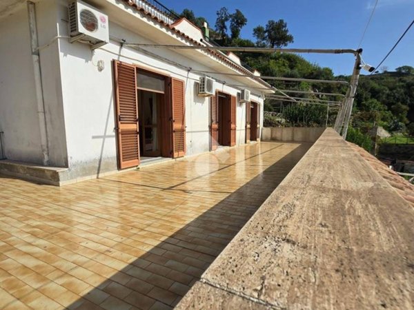 appartamento in vendita a Vietri sul Mare in zona Albori