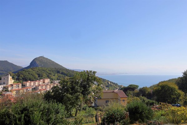 appartamento in vendita a Vietri sul Mare in zona Dragonea