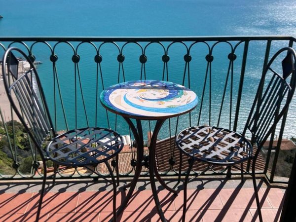 appartamento in vendita a Vietri sul Mare in zona Raito
