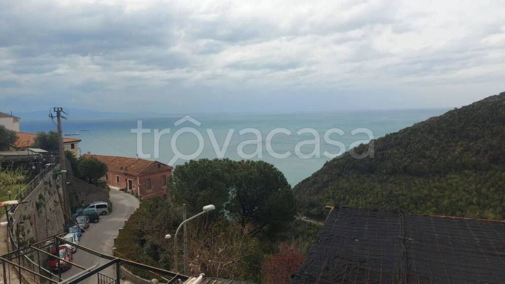 appartamento in vendita a Vietri sul Mare in zona Raito