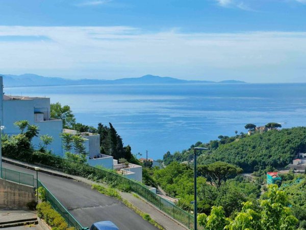 appartamento in vendita a Vietri sul Mare in zona Dragonea