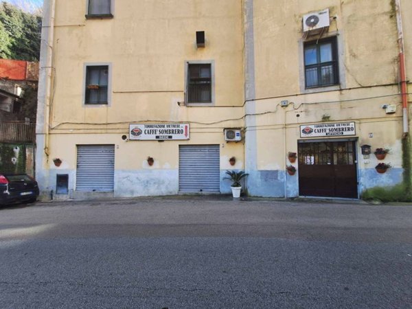 negozio in vendita a Vietri sul Mare in zona Molina