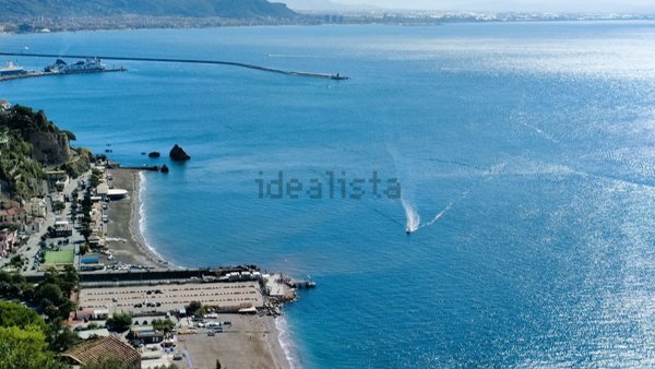 appartamento in vendita a Vietri sul Mare