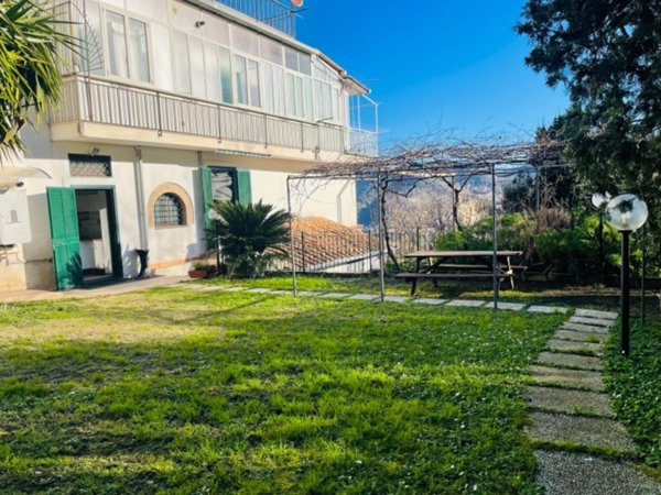 appartamento in vendita a Vietri sul Mare in zona Benincasa