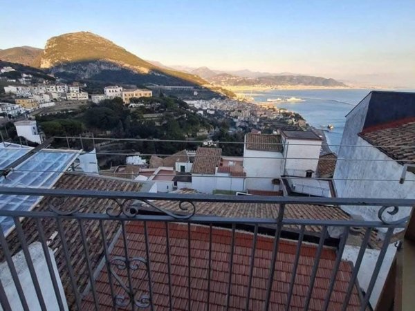 appartamento in vendita a Vietri sul Mare in zona Raito