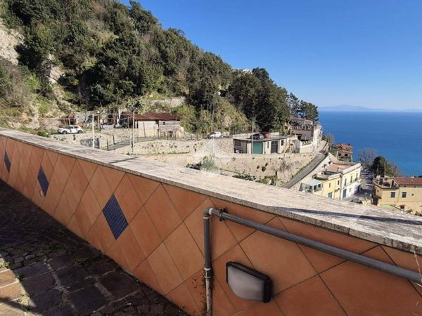 appartamento in vendita a Vietri sul Mare in zona Albori