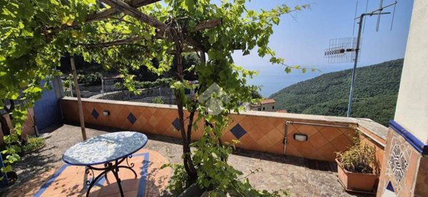 appartamento in vendita a Vietri sul Mare in zona Albori
