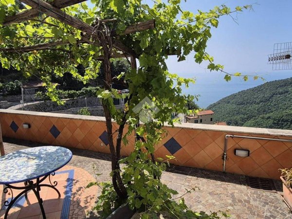 appartamento in vendita a Vietri sul Mare in zona Albori