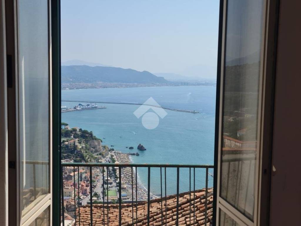 appartamento in vendita a Vietri sul Mare in zona Raito