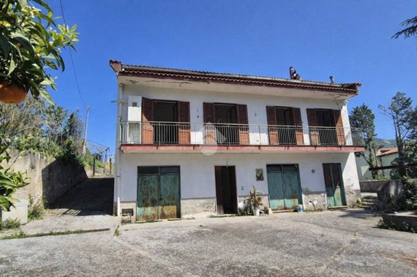 appartamento in vendita a Vietri sul Mare in zona Dragonea