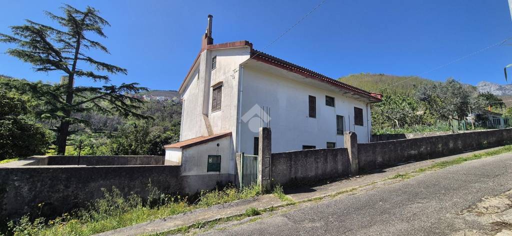 appartamento in vendita a Vietri sul Mare in zona Dragonea